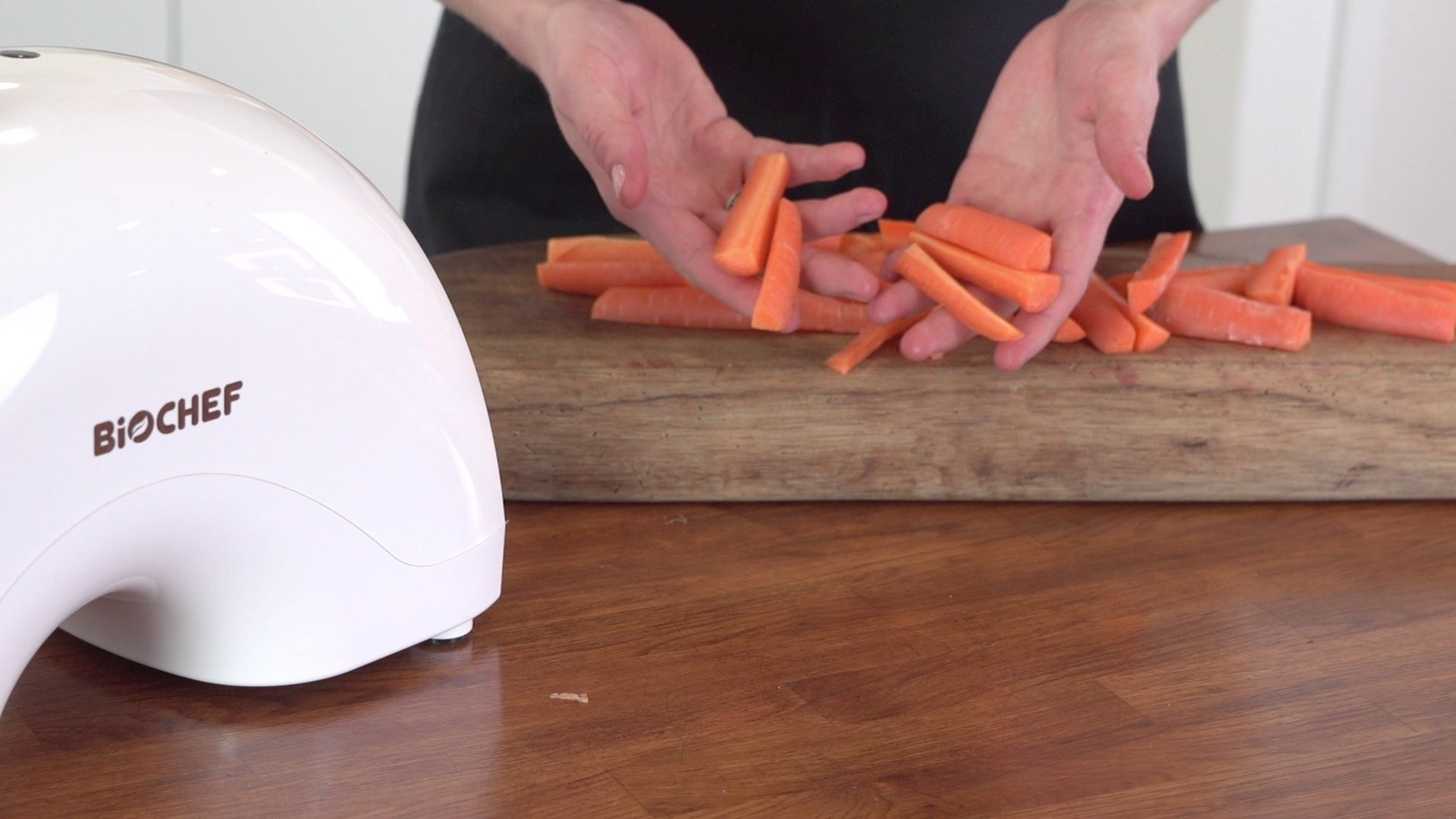 GeminiTwinGear, Cold Press, Masticating, Enzyme Rich Juicer, WHITE